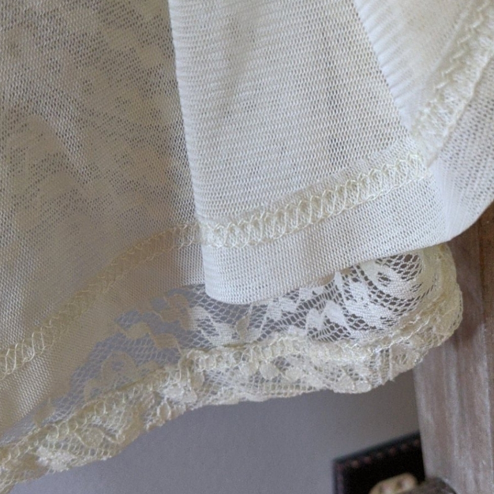 Anthropologie Hazel lace bell sleeved top - Picture 4 of 9